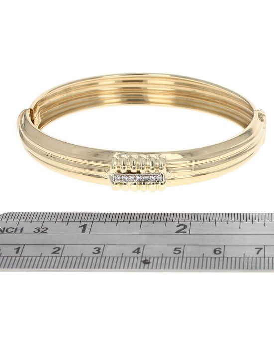 Italian 0.11ctw Diamond Hinged Bangle Bracelet in 18K Yellow Gold